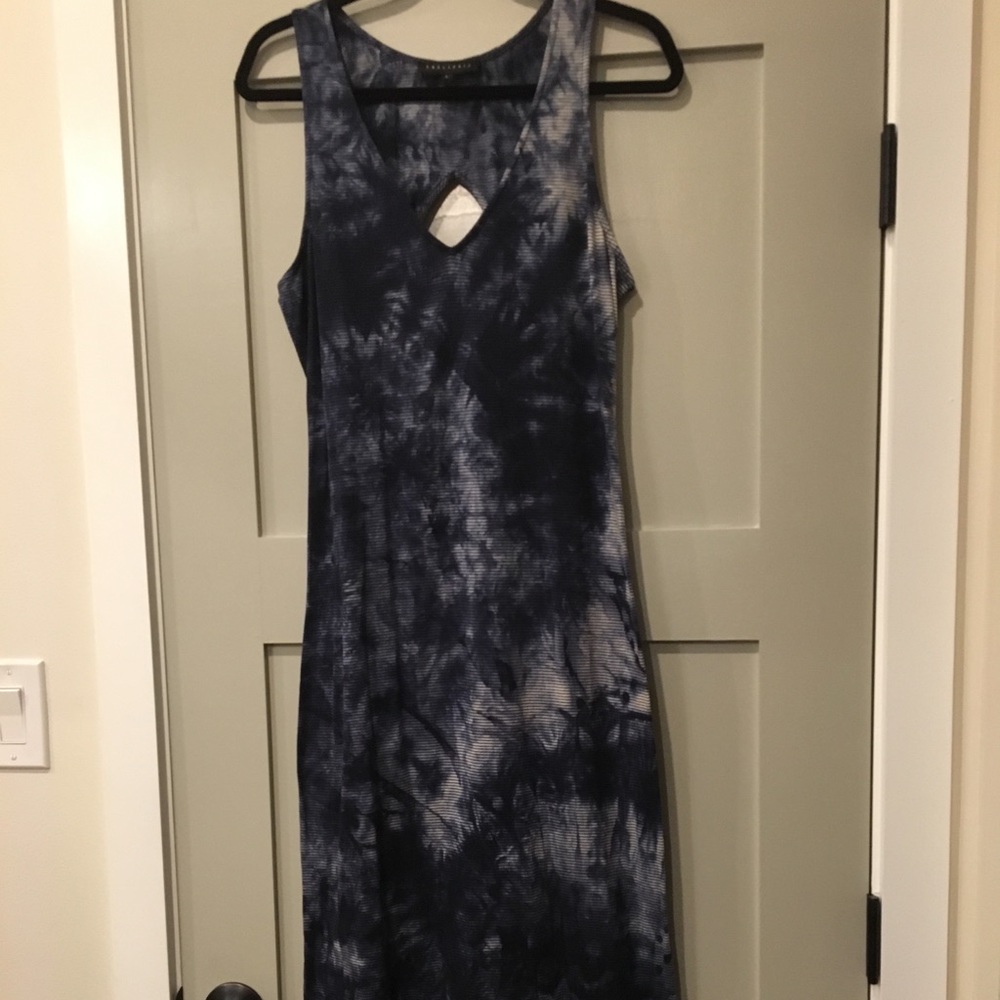 Maxi Dress with open back.